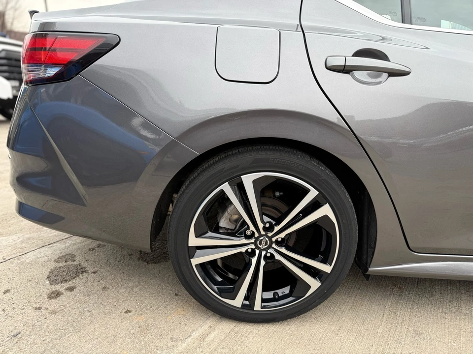 2022 Nissan Sentra 8th Gen - Image 10 of 21
