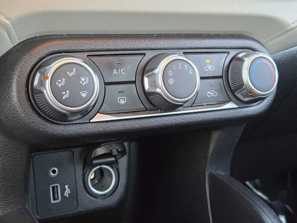 2022 Nissan Versa - Image 18 of 21