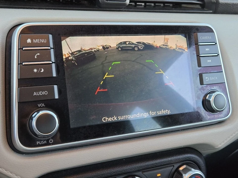 2022 Nissan Versa - Image 17 of 21