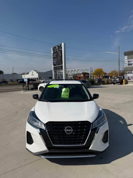 2022 Nissan Kicks - Image 2 of 16
