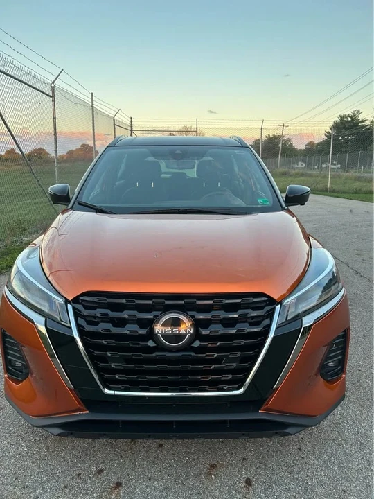 2022 Nissan Kicks - Image 2 of 18