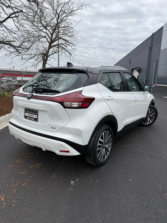2022 Nissan Kicks - Image 3 of 10