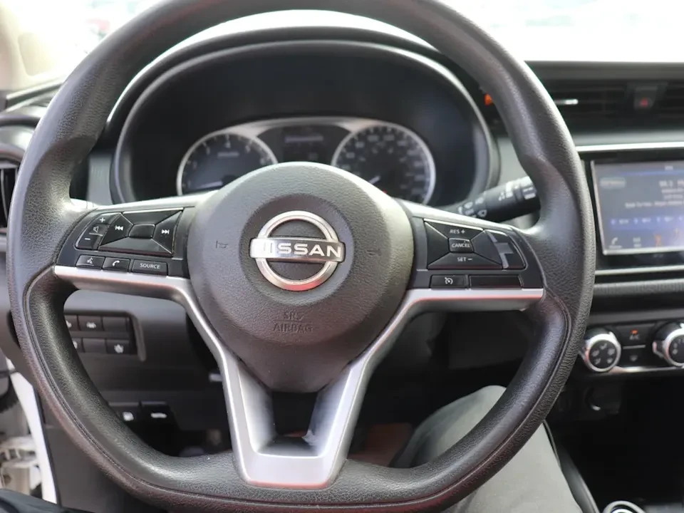 2022 Nissan Kicks - Image 9 of 16