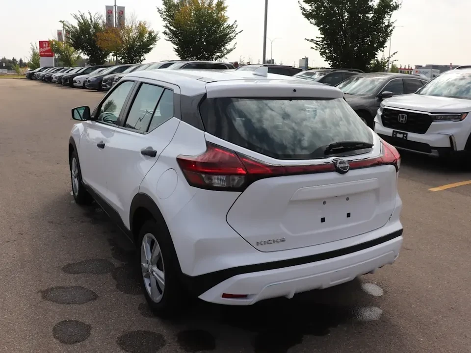 2022 Nissan Kicks - Image 4 of 16