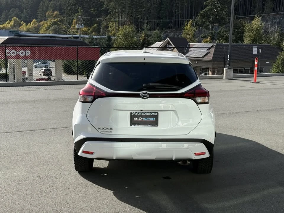 2022 Nissan Kicks - Image 4 of 8