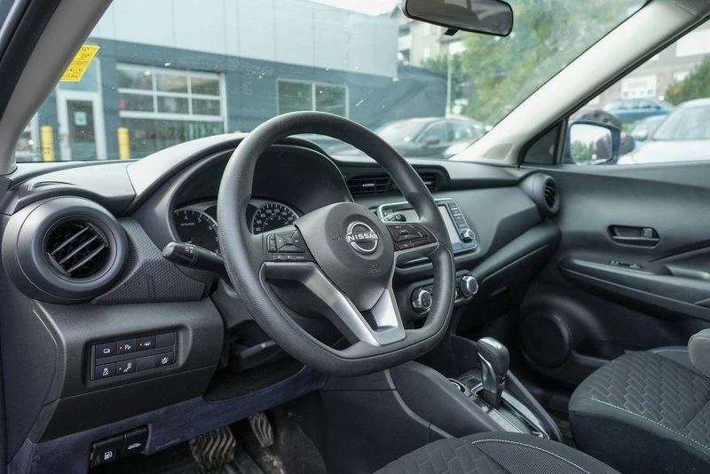 2022 Nissan Kicks - Image 10 of 18