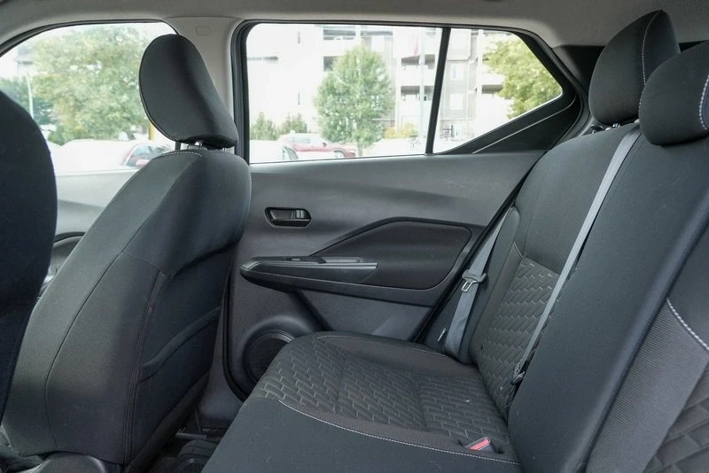 2022 Nissan Kicks - Image 15 of 18