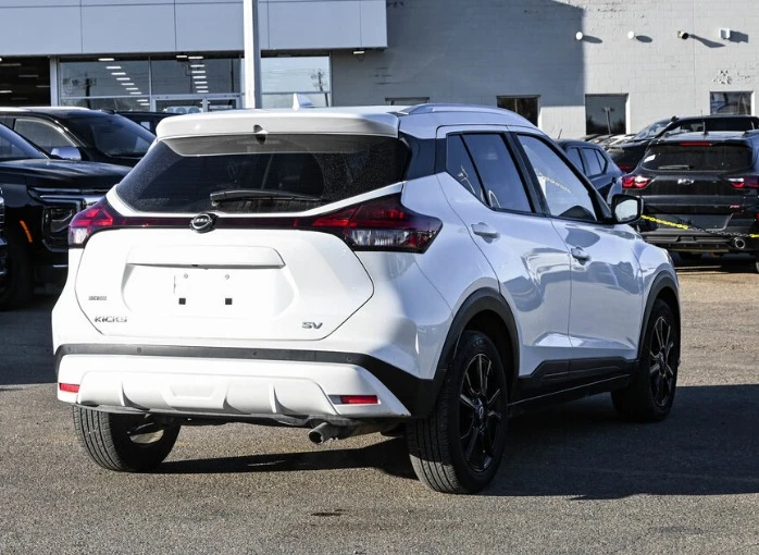 2022 Nissan Kicks - Image 3 of 9