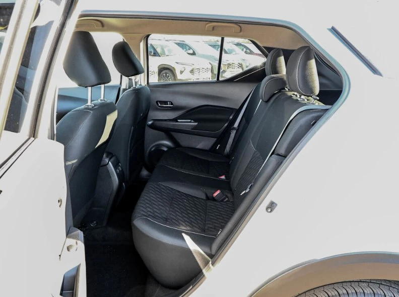2022 Nissan Kicks - Image 7 of 9