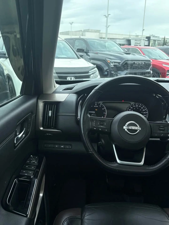 2022 Nissan Pathfinder 5th Gen - Image 15 of 19