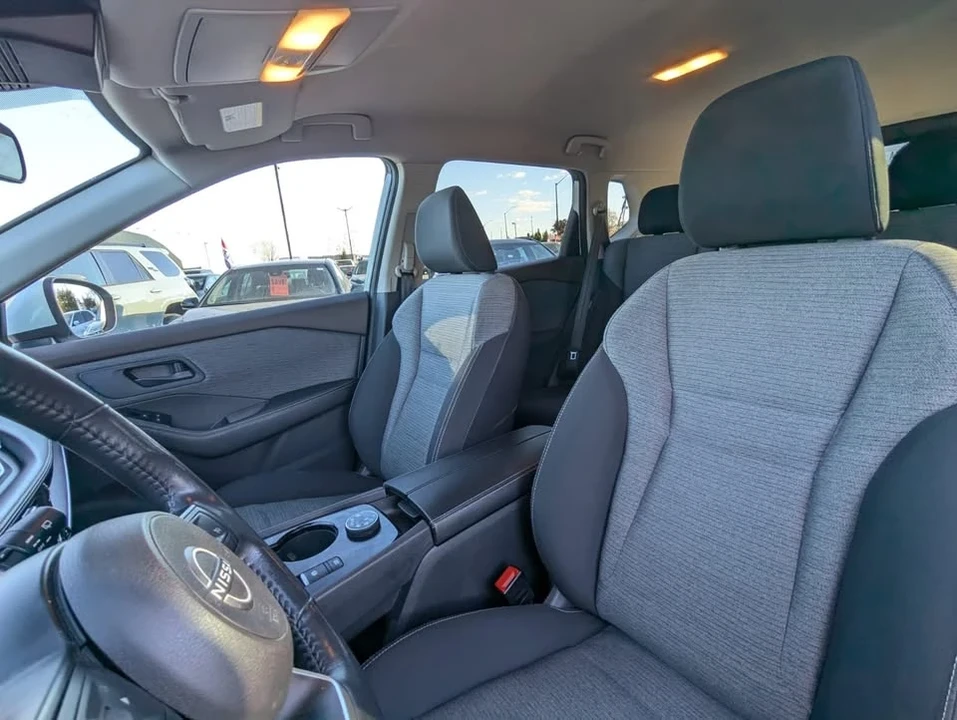 2022 Nissan Rogue - Image 10 of 20