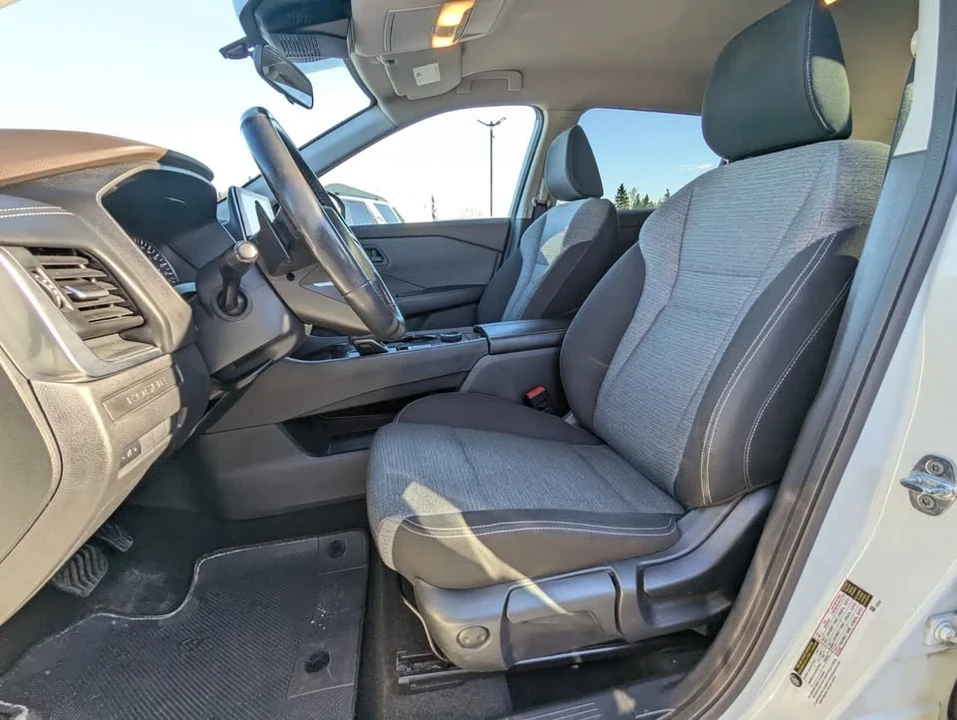 2022 Nissan Rogue - Image 11 of 20