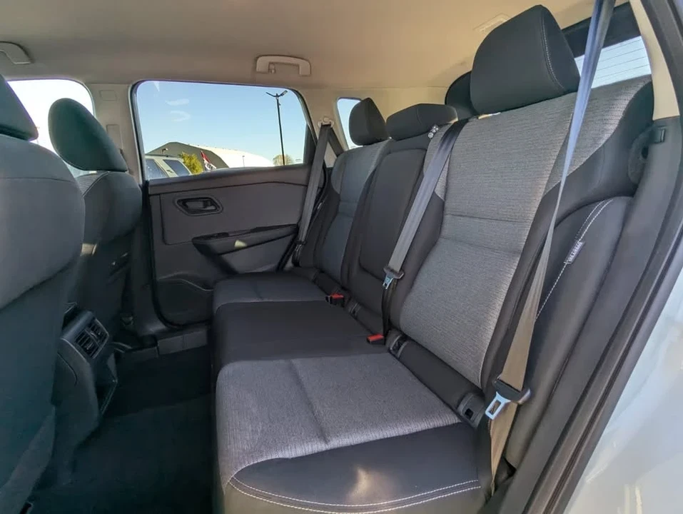 2022 Nissan Rogue - Image 12 of 20