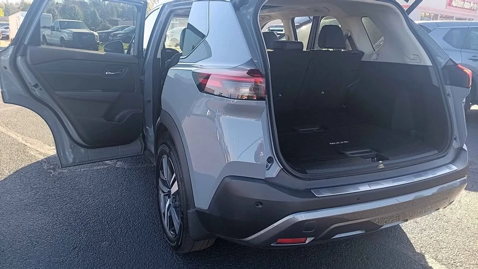 2022 Nissan Rogue - Image 7 of 9