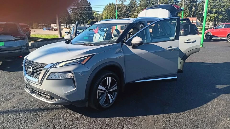 2022 Nissan Rogue - Image 3 of 9