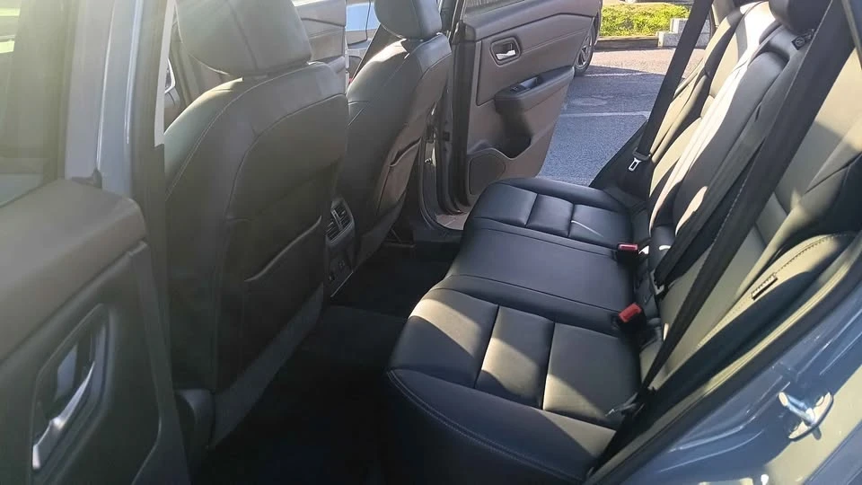 2022 Nissan Rogue - Image 8 of 9
