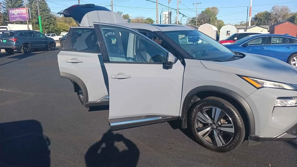 2022 Nissan Rogue - Image 4 of 9