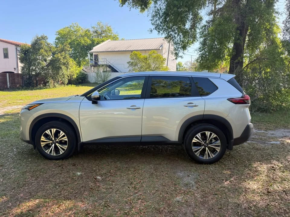 2022 Nissan Rogue - Image 6 of 14