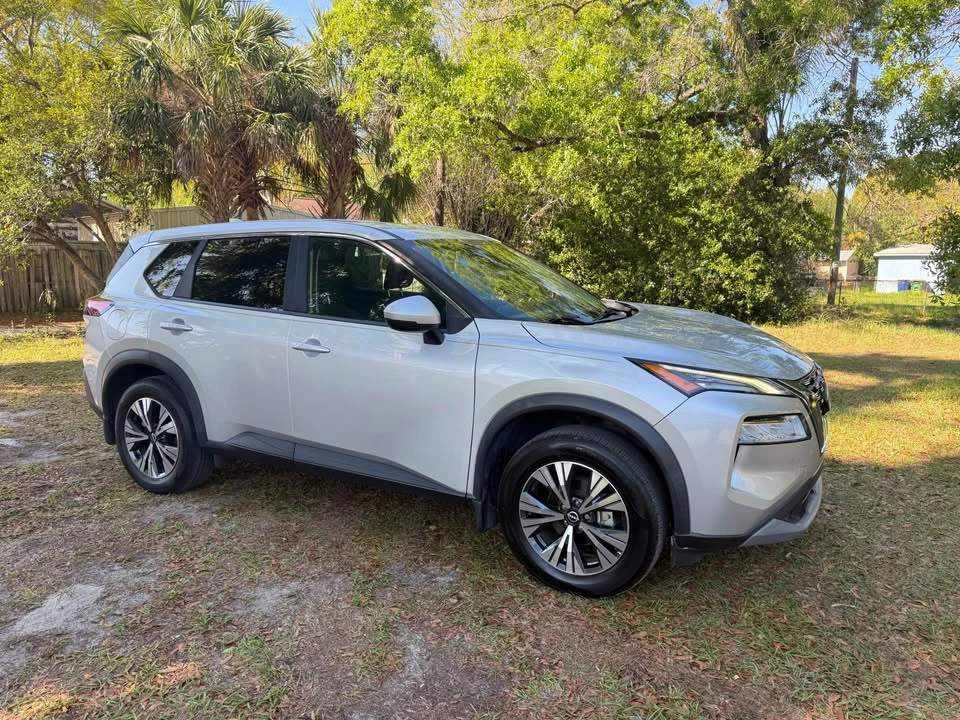 2022 Nissan Rogue - Image 2 of 14