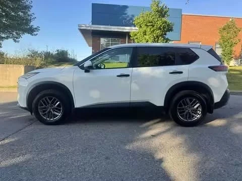 2022 Nissan Rogue - Image 6 of 10