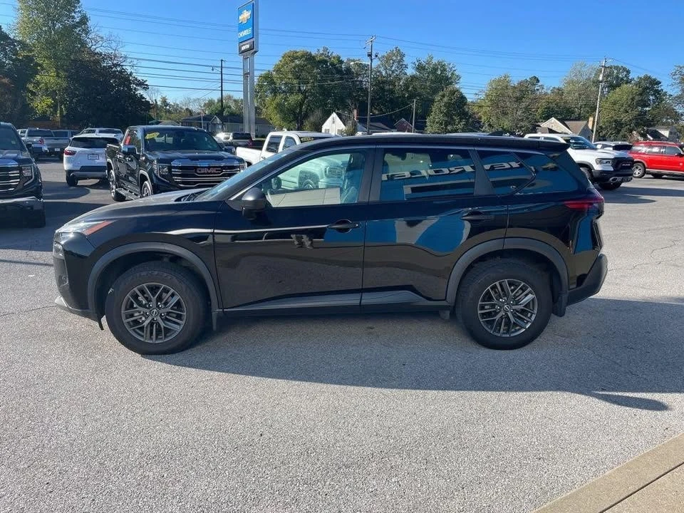 2022 Nissan Rogue - Image 5 of 10