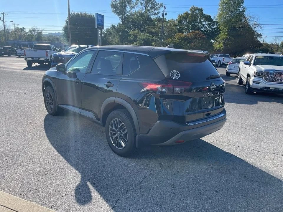2022 Nissan Rogue - Image 6 of 10