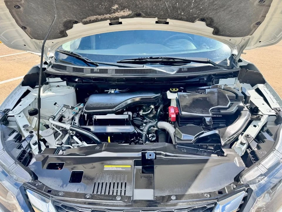 2022 Nissan Rogue - Image 11 of 20
