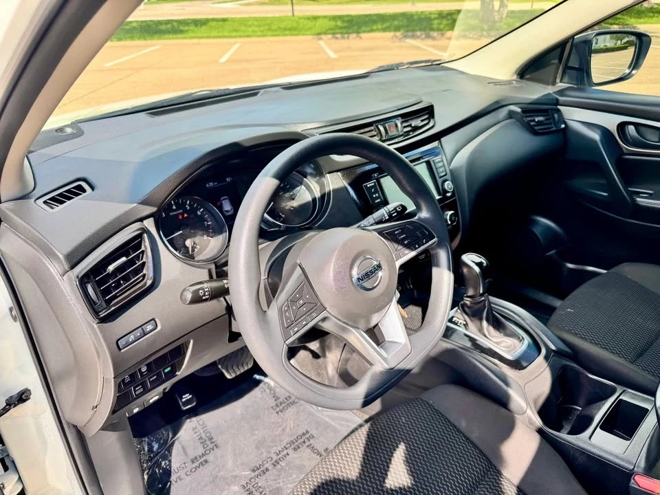 2022 Nissan Rogue - Image 15 of 20