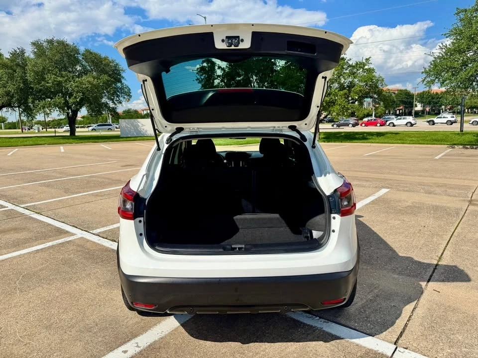 2022 Nissan Rogue - Image 10 of 20