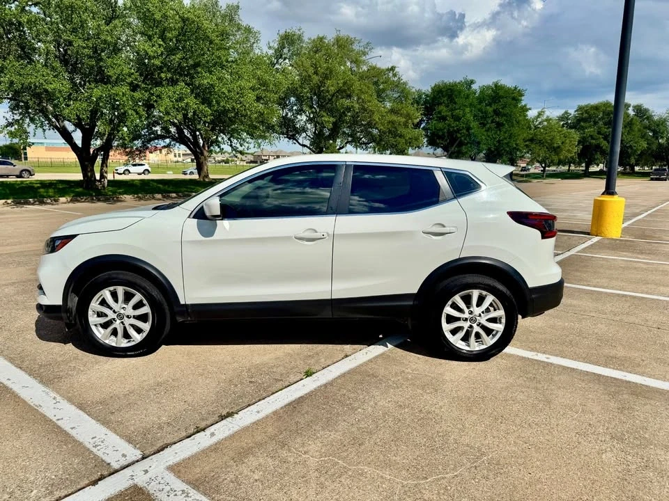 2022 Nissan Rogue - Image 2 of 20