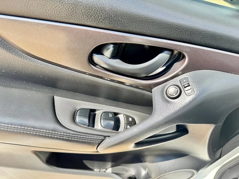 2022 Nissan Rogue - Image 14 of 20