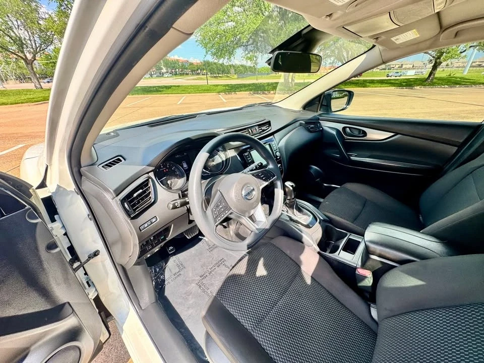 2022 Nissan Rogue - Image 16 of 20