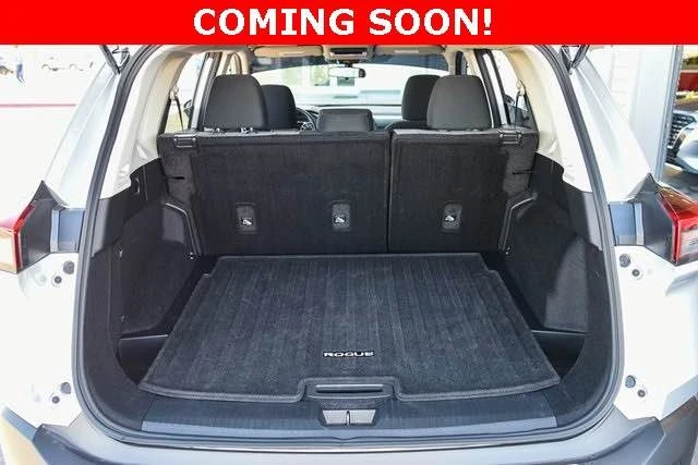2022 Nissan Rogue - Image 9 of 9