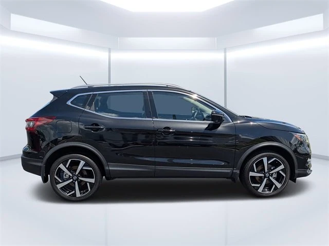 2022 Nissan Rogue - Image 2 of 12