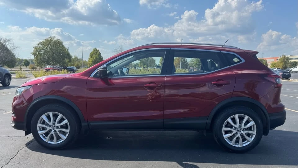 2022 Nissan Rogue - Image 2 of 20