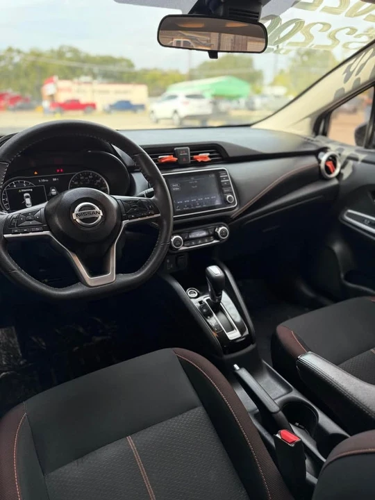 2022 Nissan Versa - Image 12 of 14