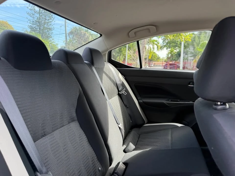 2022 Nissan Versa - Image 11 of 16