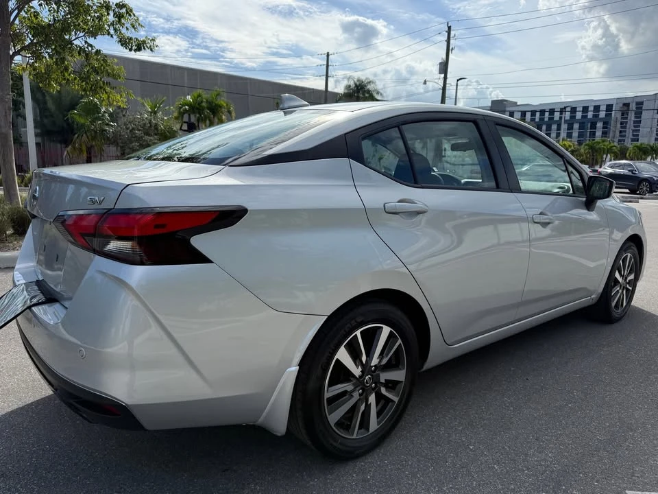 2022 Nissan Versa - Image 4 of 16