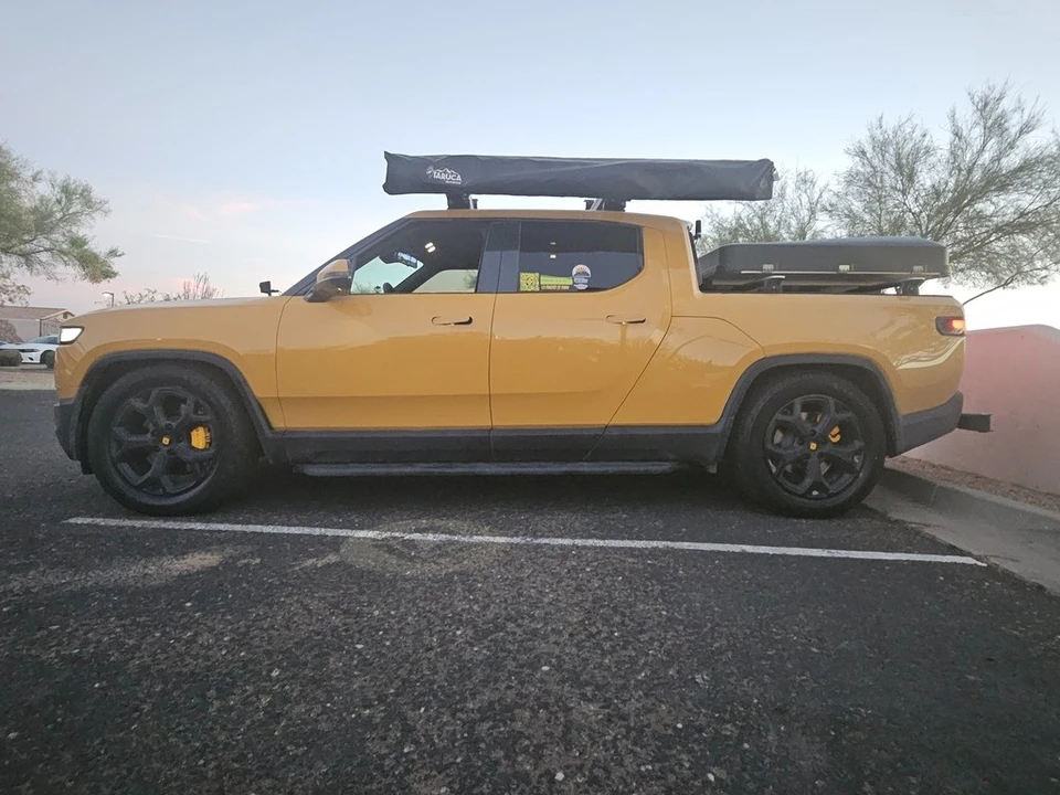 2022 Rivian R1T - Image 5 of 12