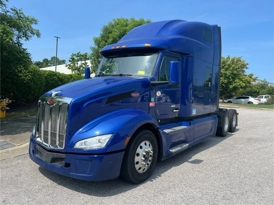2022 Peterbilt 579 - Image 4 of 4
