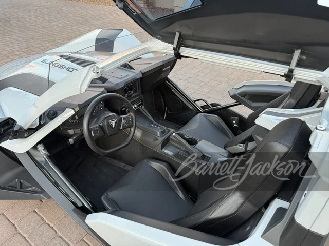 2022 Polaris Slingshot - Image 15 of 18