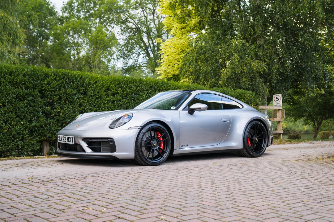 2022 Porsche 992 Carrera - Image 17 of 31