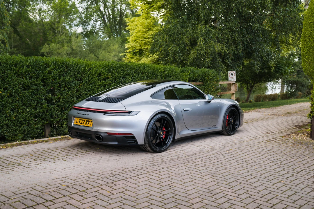 2022 Porsche 992 Carrera - Image 8 of 31
