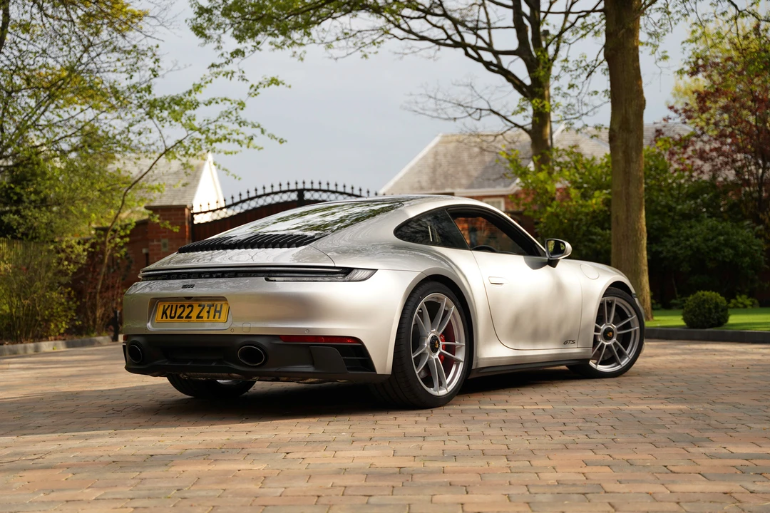 2022 Porsche 992 Carrera - Image 11 of 31