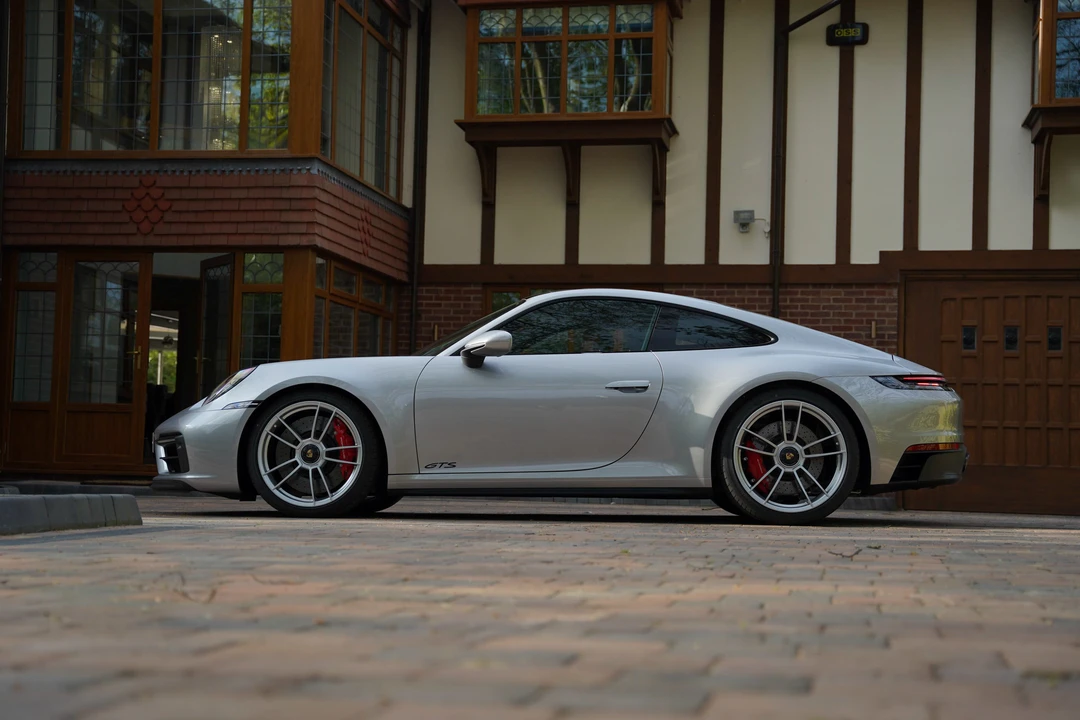 2022 Porsche 992 Carrera - Image 4 of 31
