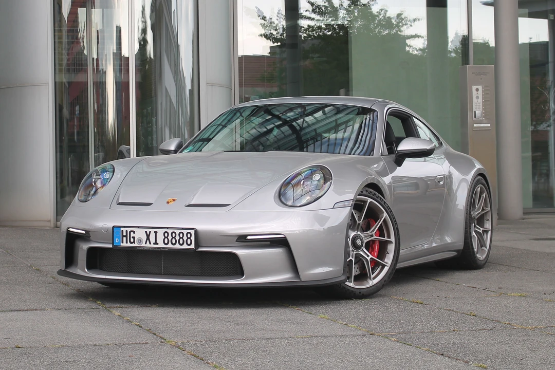 2022 Porsche 992 GT3 - Image 2 of 2