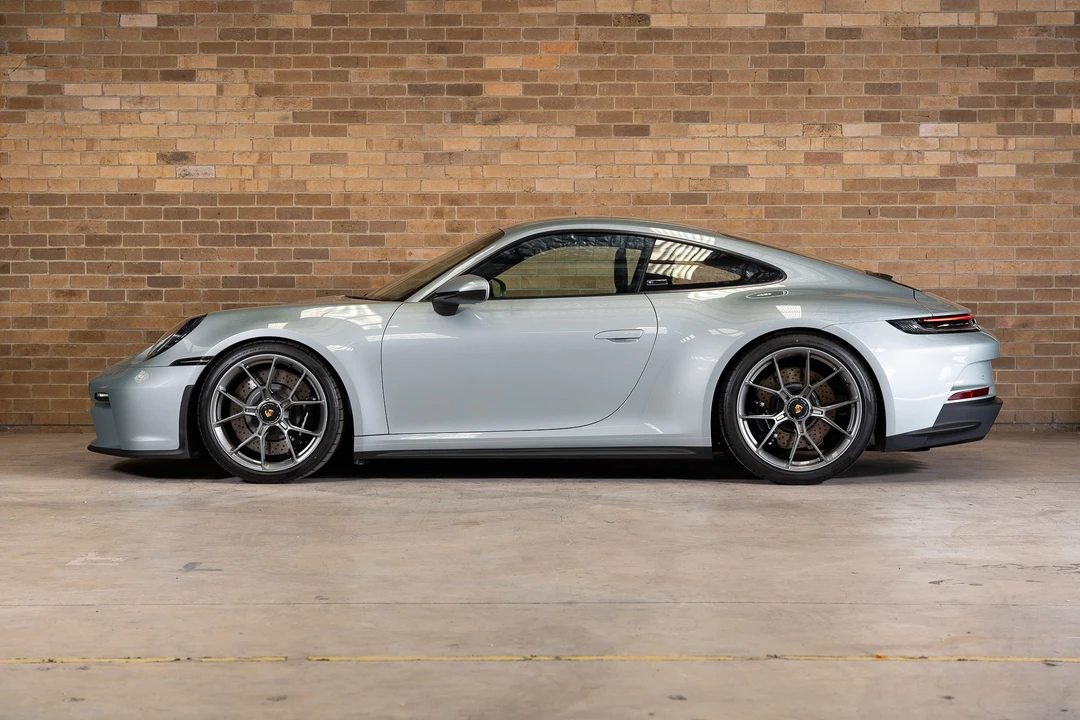 2022 Porsche 992 GT3 - Image 9 of 31
