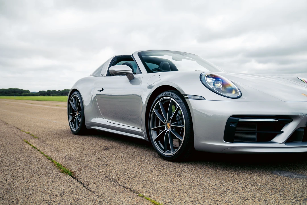 2022 Porsche 992 Targa 4 & 4S - Image 27 of 31