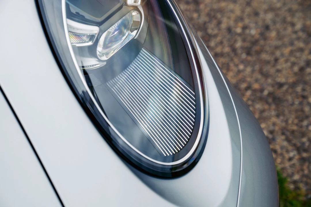 2022 Porsche 992 Targa 4 & 4S - Image 29 of 31