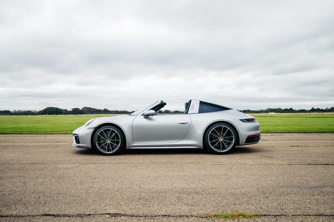 2022 Porsche 992 Targa 4 & 4S - Image 9 of 31